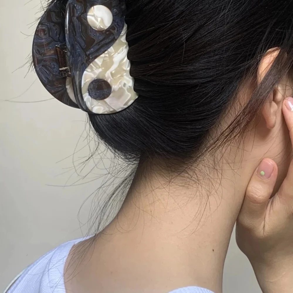 NWT Yin Yang Hair Claw - Picture 5 of 7